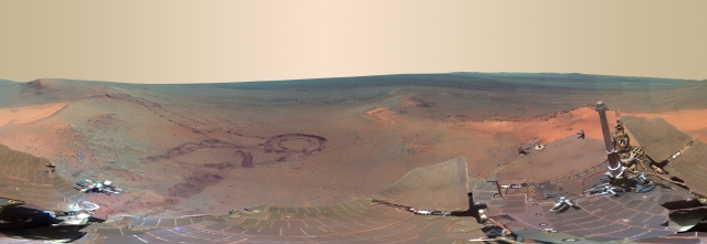 Panorámica del Greeley Haven en la superficie del planeta Marte tomada por el rover Opportunity (NASA).